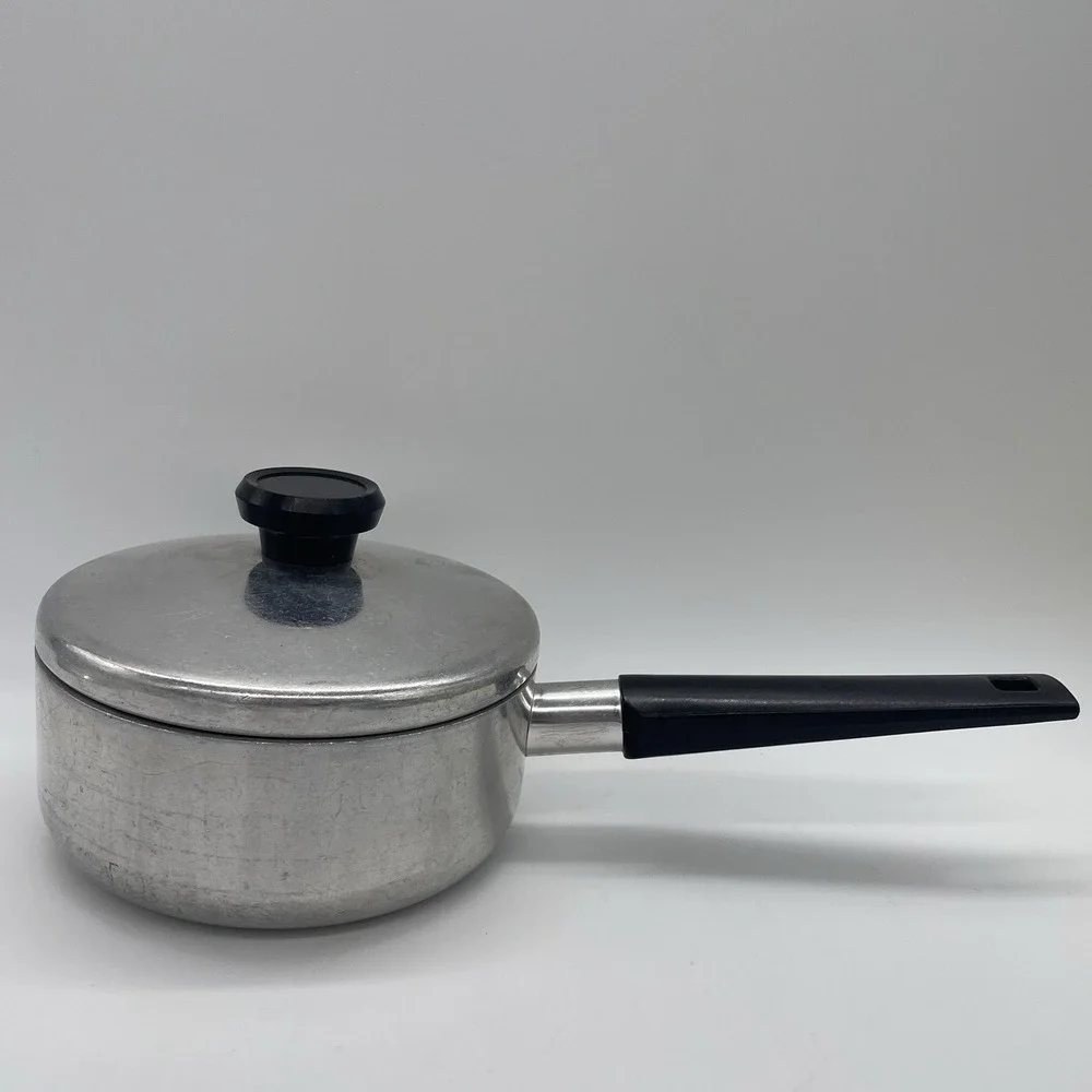 Vintage Wear-Ever 1qt‎ Sauce Pan With Lid Aluminum Non-Stick Black Handle USA
